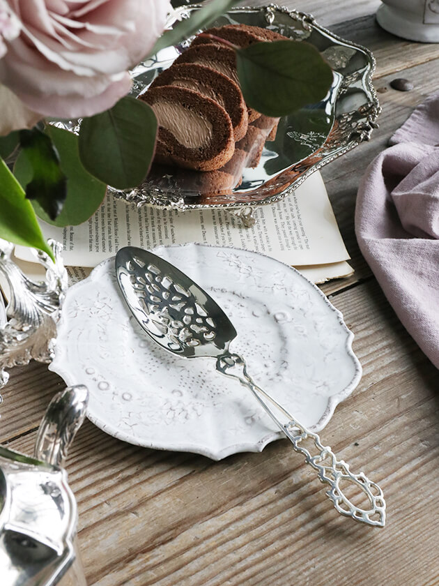 BEST SILVER PLATE 英国産　キャビアサーバー　ドーム型　食器 Royal Family ロイヤルファミリー シルバーケーキサーバーGigi