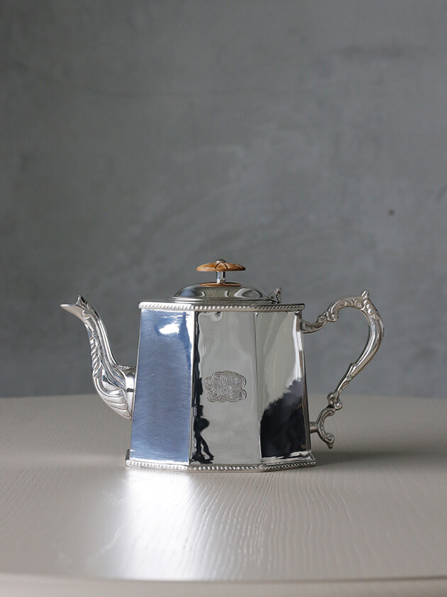 Royal Family����С��ƥ����ݥå�Lana �������ե��ߥ꡼