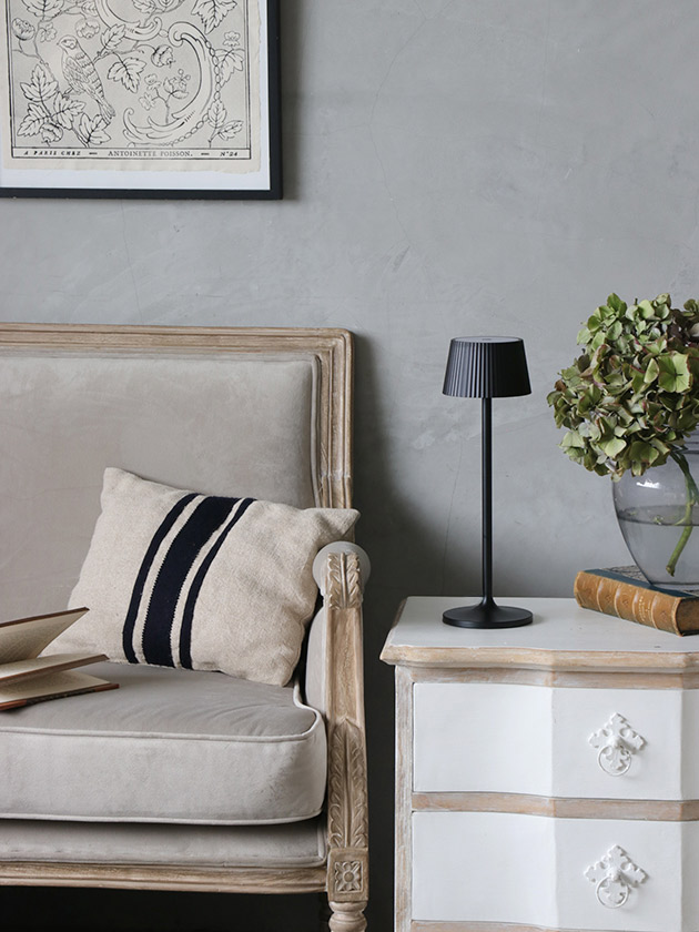 Nordic LED テーブルランプ メタルシェード (充電タッチ式) サラグレース