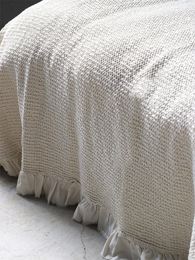 UNOコットンフリルベッドカバーベージュ|フランスやヨーロッパの輸入