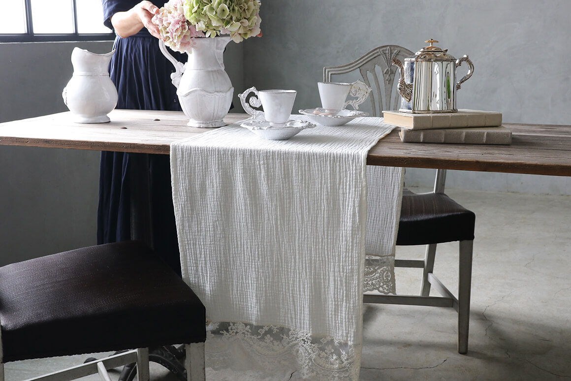 Chez Moiテーブルランナーurban Corinzioサイドレース オフホワイト40x150cm フランスやヨーロッパの輸入雑貨 家具 インテリアの通販 サラグレース