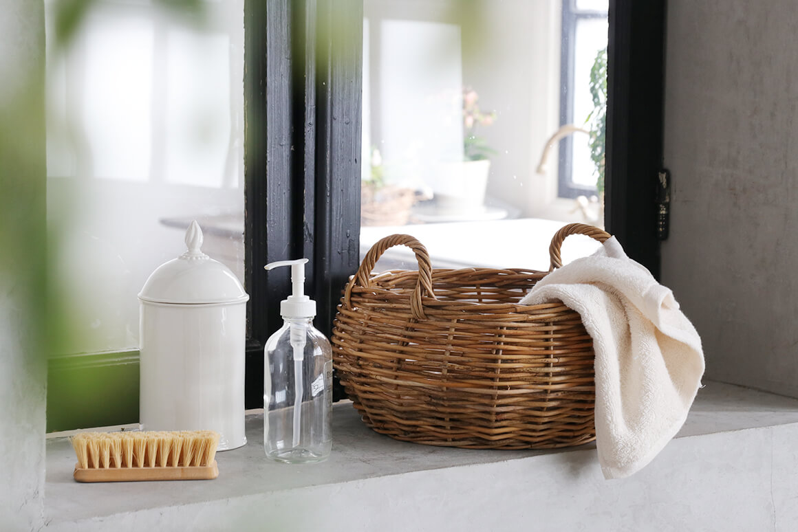 �饿��饦��ɥХ����å�Anika