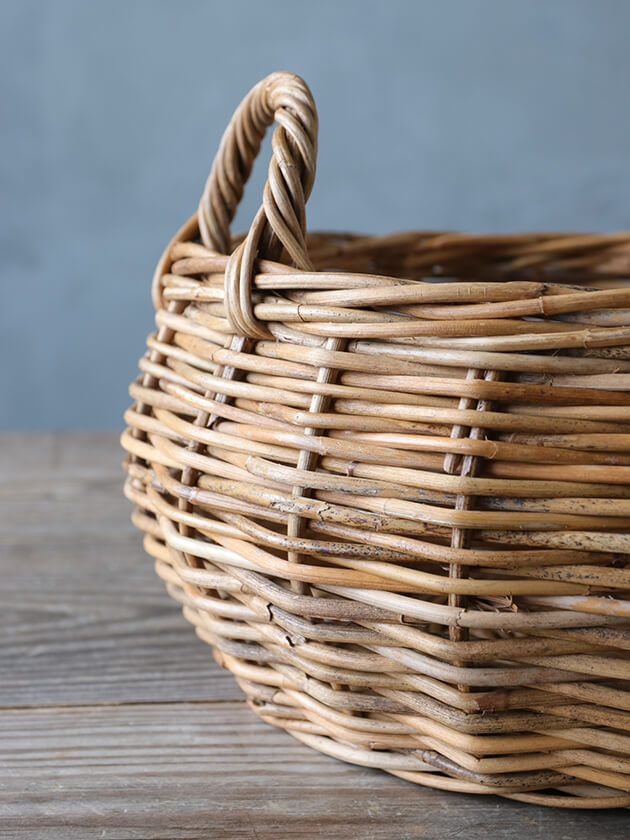 �饿��饦��ɥХ����å�Anika