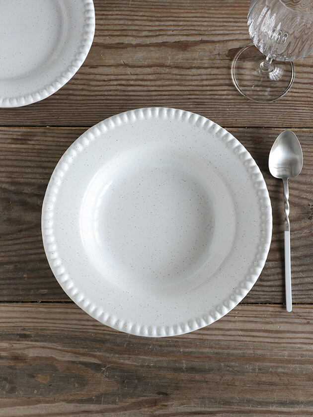 PotteryJo�����ס��ѥ����ץ졼��DARIA�ۥ磻��26cm Stoneware �ݥ��꡽���硼