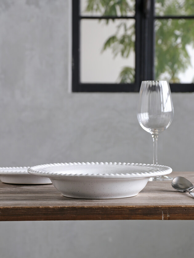 PotteryJo�����ס��ѥ����ץ졼��DARIA�ۥ磻��26cm Stoneware �ݥ��꡽���硼