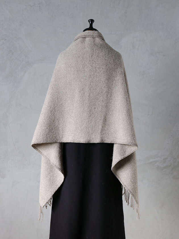 【美品】LAPUAN KANKURIT ベージュマフラーUNI ポケットショール UNI pocket shawl（light beige） – LAPUAN KANKURIT（ラプアンカンクリ）