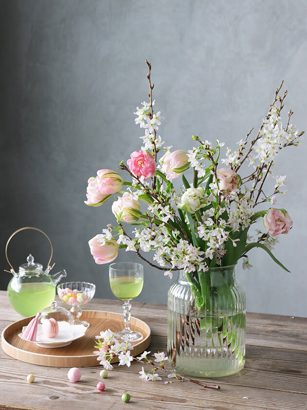 春のテーブルコーディネート 春の花