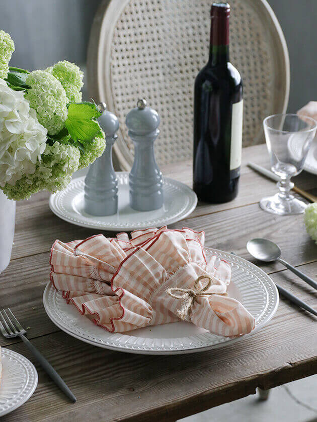 テーブルランナー　ボルゴデレトヴァーリェ　サラグレース　ライトグレー テーブルランナー ボルゴデレトヴァーリェ サラグレース ライトグレー