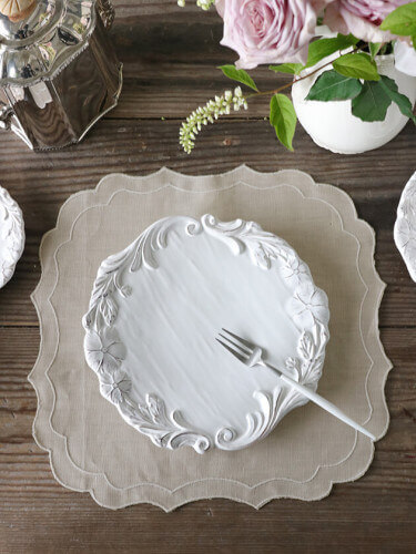 Borgo delle tovaglieの正方形のシンプルなプレースマット